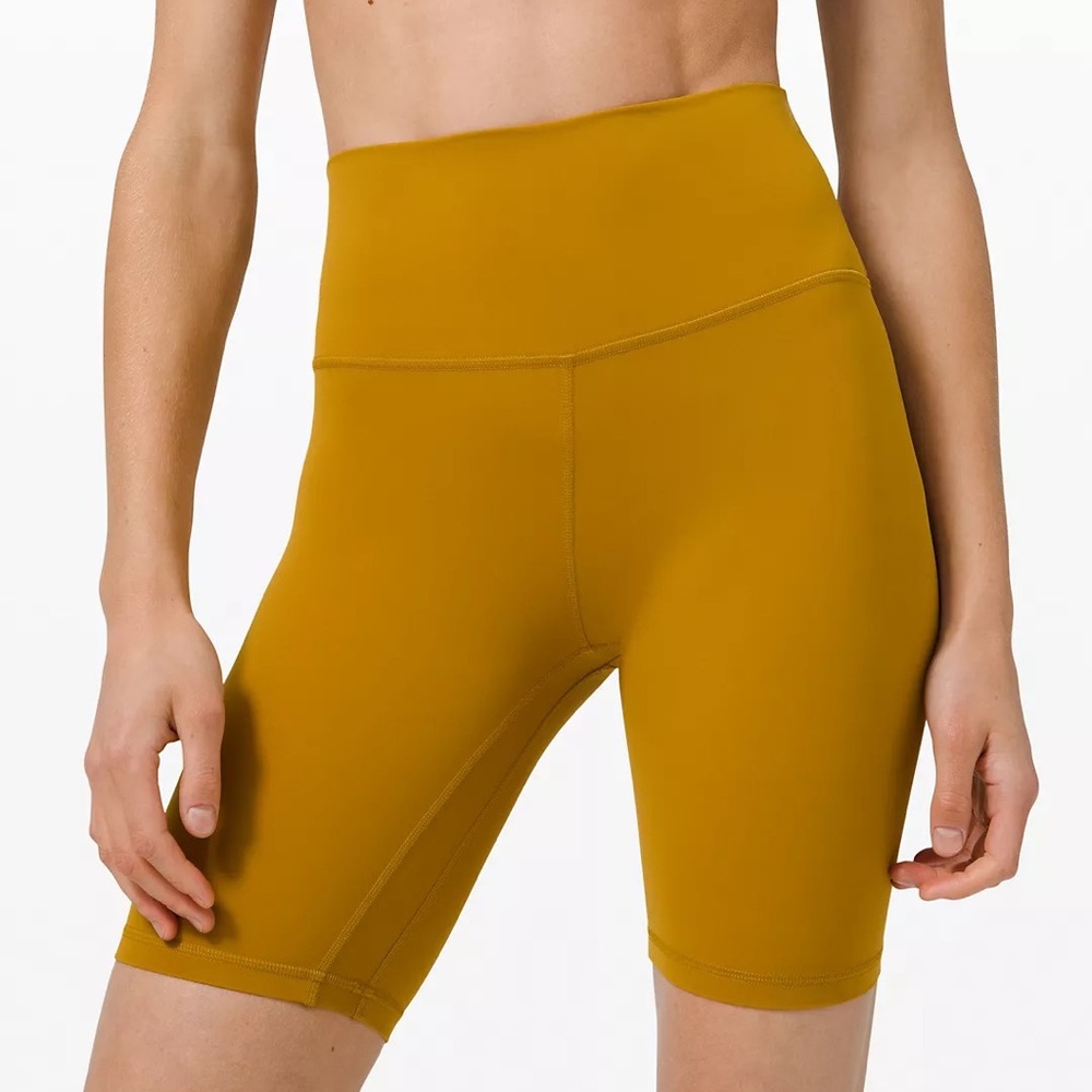NWOT: Lululemon Wunder Train High Rise Short 8" in Gold Spice; Size 2